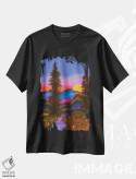 تیشرت مشکی طرح دار غروب در جنگل، دکور معاصر اثر اولیویا بورکی | فروشگاه ایماژ