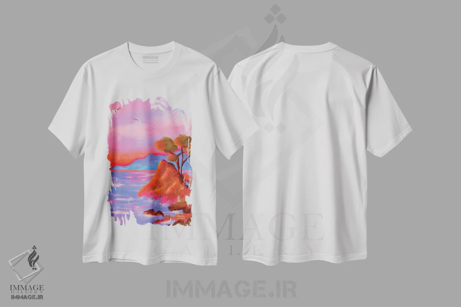 تیشرت سفید طرح دار ساحل مدیترانه، دکور معاصر اثر اولیویا بورکی | فروشگاه ایماژ