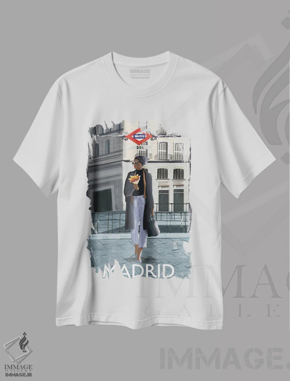 تیشرت سفید طرح دار دختر در مادرید، هنر دیجیتال اثر عمر اسکالانته | فروشگاه ایماژ