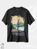 تیشرت مشکی طرح دار ماجراجویی در طبیعت III، دکور کلبه و لژ اثر عمر اسکالانته | immage.ir