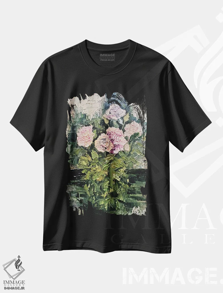 تیشرت مشکی طرح دار رزهای لطیف صورتی کمرنگ، دکور معاصر اثر اوکسانا افتیه وا | فروشگاه ایماژ
