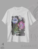 تیشرت سفید طرح دار طبیعت بی جان با لاله ها، دکور معاصر اثر اوکسانا افتیه وا | فروشگاه ایماژ