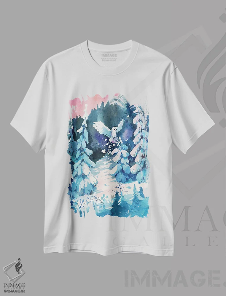 تیشرت سفید طرح دار زندگی زمستانی، دکور کلبه و لژ اثر الگا آکسنوا | immage.ir