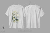 تیشرت سفید طرح دار هورتنزیا، دکور معاصر اثر الگا وُلنا | فروشگاه ایماژ