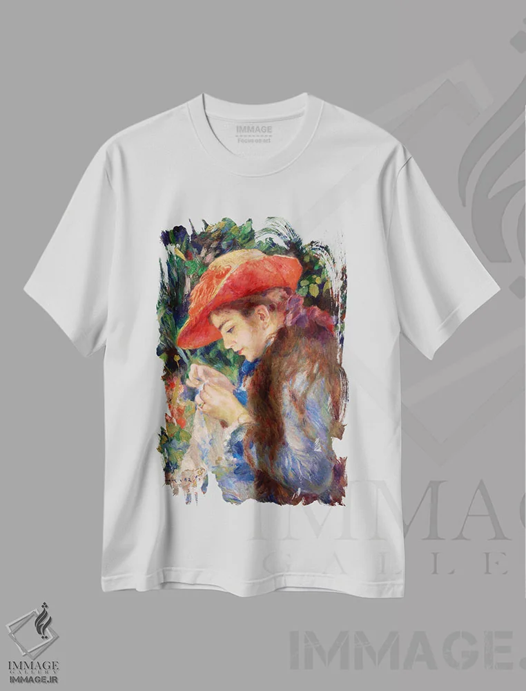 تیشرت سفید طرح دار ماری-ترز دوران-روئل در حال خیاطی، ۱۸۸۲، هنر فاخر کلاسیک اثر پیر-اوگوست رنوار | فروشگاه ایماژ