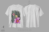 تیشرت سفید طرح دار کاسموس صورتی، تزئینی اثر اولیویا جوی سنت کلر | فروشگاه ایماژ