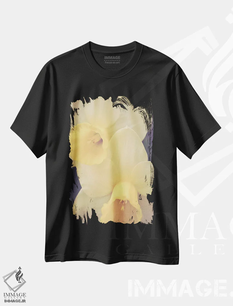 تیشرت مشکی طرح دار بهار دل انگیز، تزئینی اثر اولیویا جوی سنت کلر | immage.ir