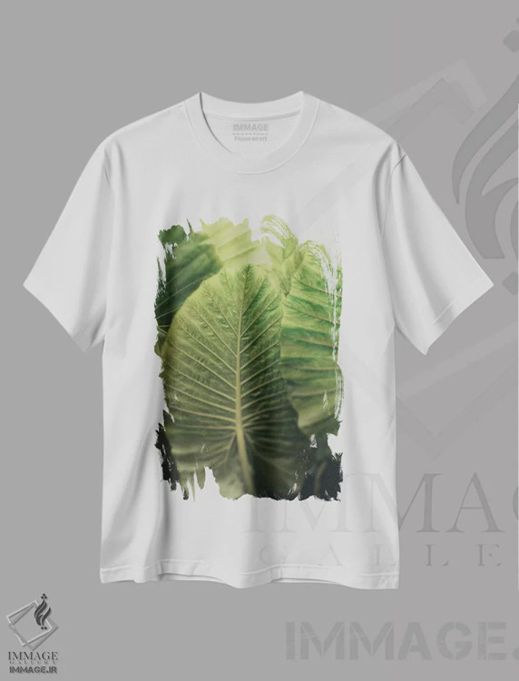 تیشرت سفید طرح دار در لحظه باش، تزئینی اثر اولیویا جوی سنت کلر | immage.ir