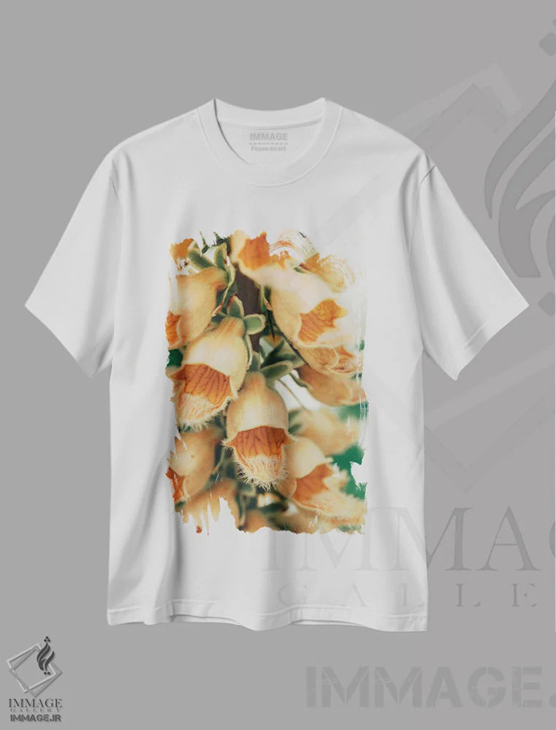 تیشرت سفید طرح دار نقاشی گیاه شناسی تابستانی III، مدیوم اثر اولیویا جوی سنت کلر | فروشگاه ایماژ