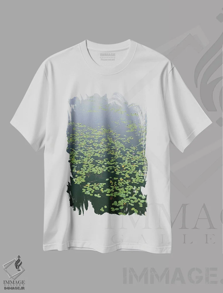 تیشرت سفید طرح دار برکه آرام تابستانی، تزئینی اثر اولیویا جوی سنت کلر | immage.ir