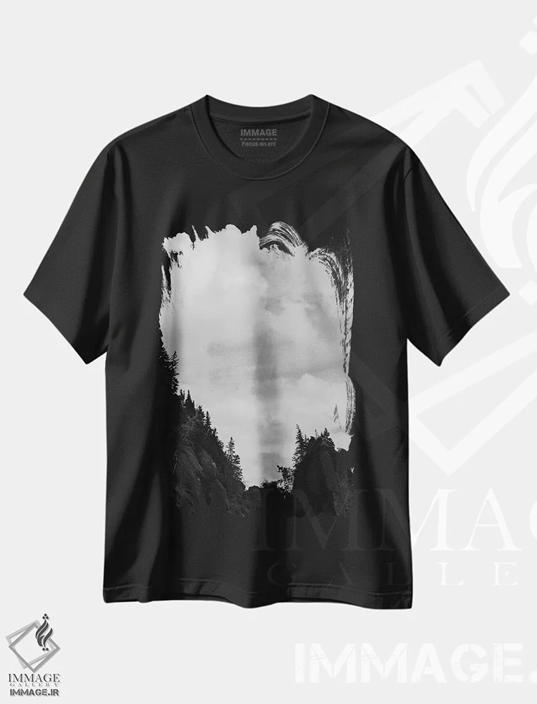 تیشرت مشکی طرح دار نمای چشمگیر، عکاسی سیاه و سفید اثر اولیویا جوی سنت کلر | immage.ir