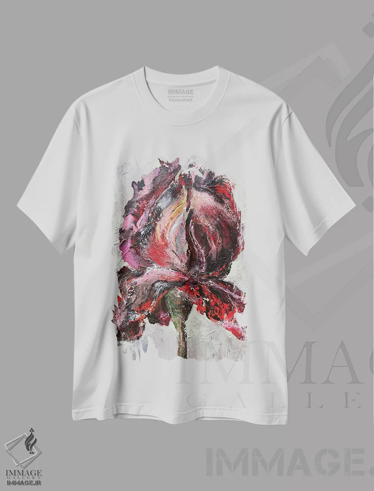 تیشرت سفید طرح دار زنبق بزرگ، دکور معاصر اثر اوکسانا پترووا | immage.ir