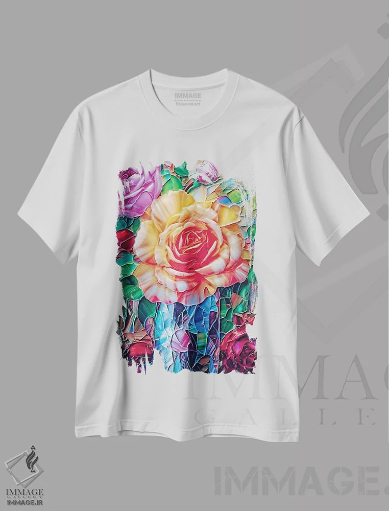 تیشرت سفید طرح دار رزهای انگلیسی تزئینی در گلدان آنتیک، مدیوم اثر اولنا آرت | فروشگاه ایماژ