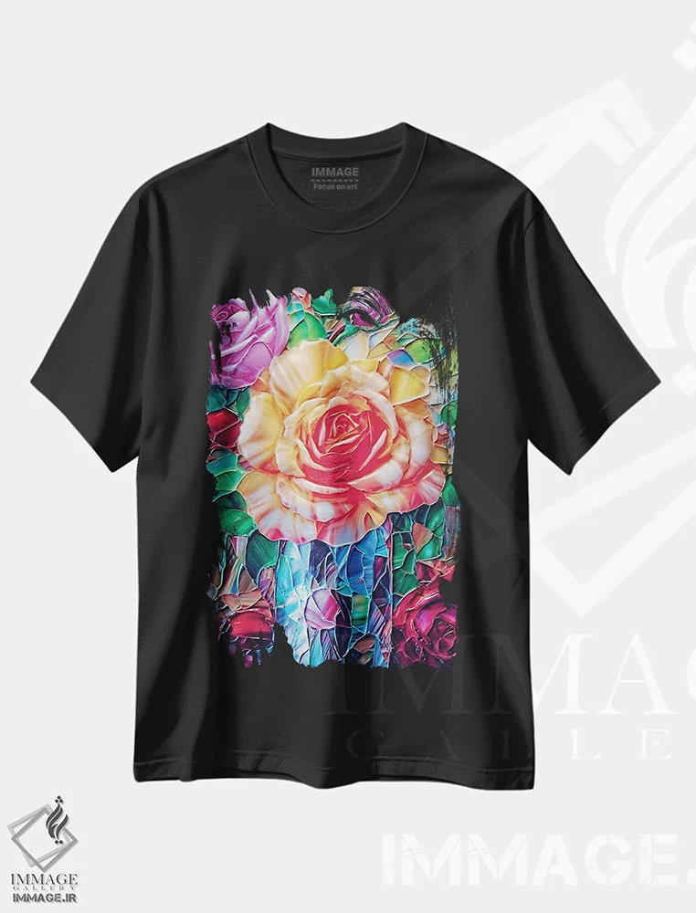 تیشرت مشکی طرح دار رزهای انگلیسی تزئینی در گلدان آنتیک، مدیوم اثر اولنا آرت | immage.ir