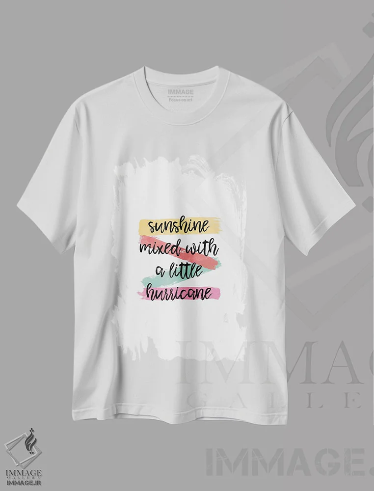 تیشرت سفید طرح دار نور خورشید، تزئینی اثر اورارا استودیو | immage.ir