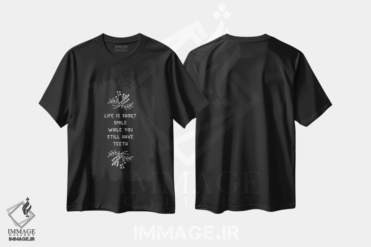 تیشرت مشکی طرح دار زندگی کوتاهه، لبخند بزن، دکور معاصر اثر اورارا استودیو | immage.ir