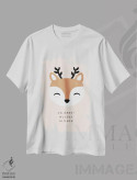 تیشرت سفید طرح دار ای آهو، زمستان آمده است، تابلو و عبار ت های کریسمسی اثر اورارا استودیو | فروشگاه ایماژ
