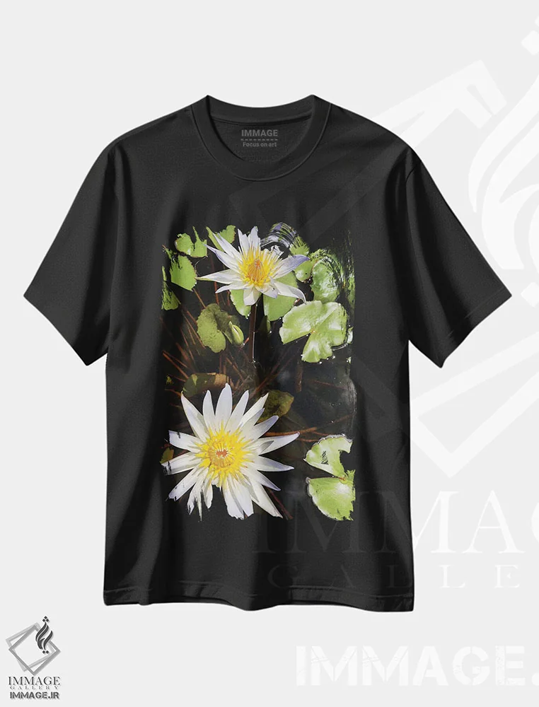 تیشرت مشکی طرح دار "نیلوفرهای آبی I"، تزئینی اثر ایرنا اورلوف | immage.ir
