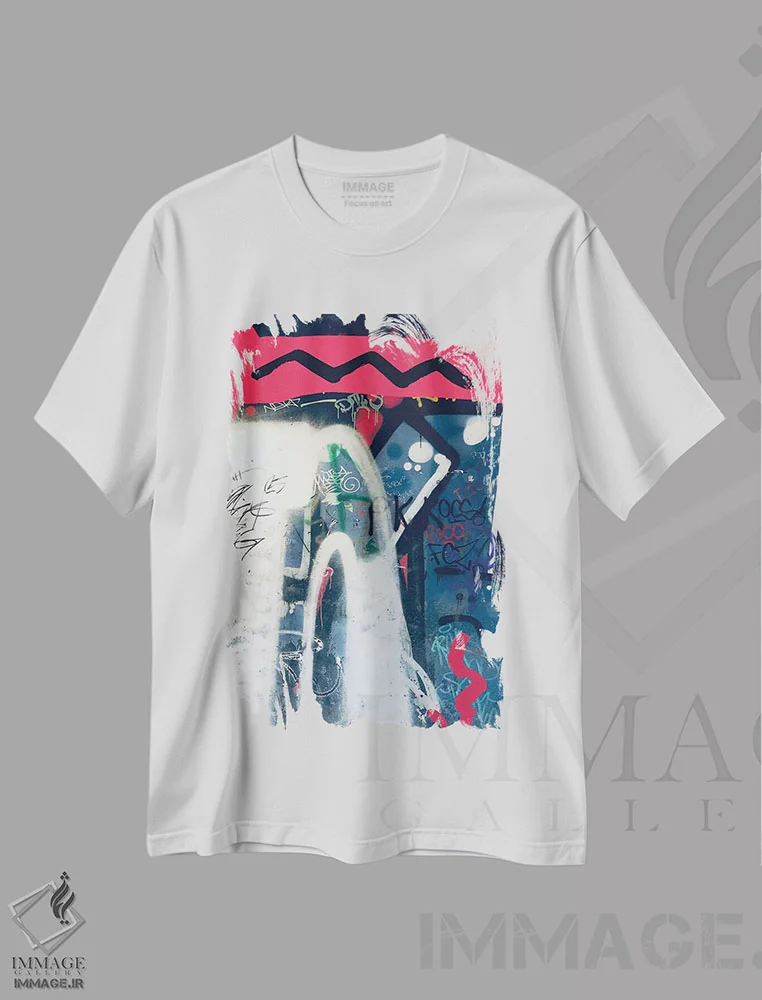 تیشرت سفید طرح دار "بعد از پیاده روی کوتاه" اثر ایرنا اورلوف | فروشگاه ایماژ