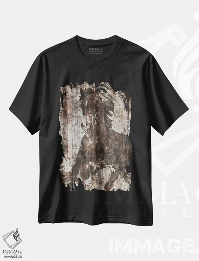 تیشرت مشکی طرح دار اسب در حال تاختن، دکور روستایی اثر ایرنا اورلوف | immage.ir