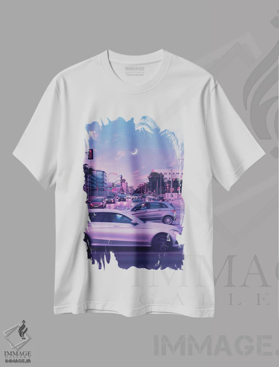 تیشرت سفید طرح دار شهر بنفش، عکاسی ترکیبی اثر دانر اوروزکو | فروشگاه ایماژ