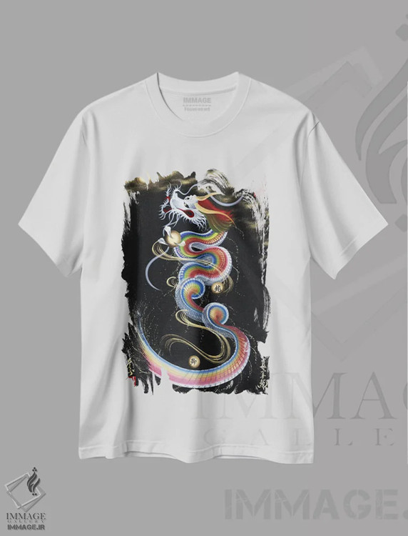 تیشرت سفید طرح دار اژدهای رنگین کمانی در حال صعود به ماه، دکور آسیایی اثر دراگون وان-استروک | immage.ir