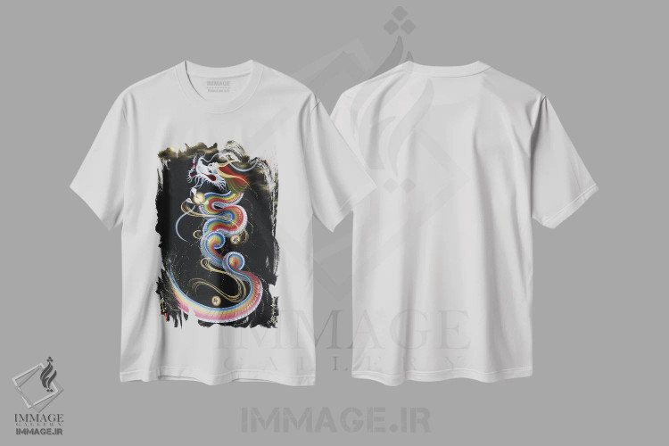تیشرت سفید طرح دار اژدهای رنگین کمانی در حال صعود به ماه، دکور آسیایی اثر دراگون وان-استروک | immage.ir