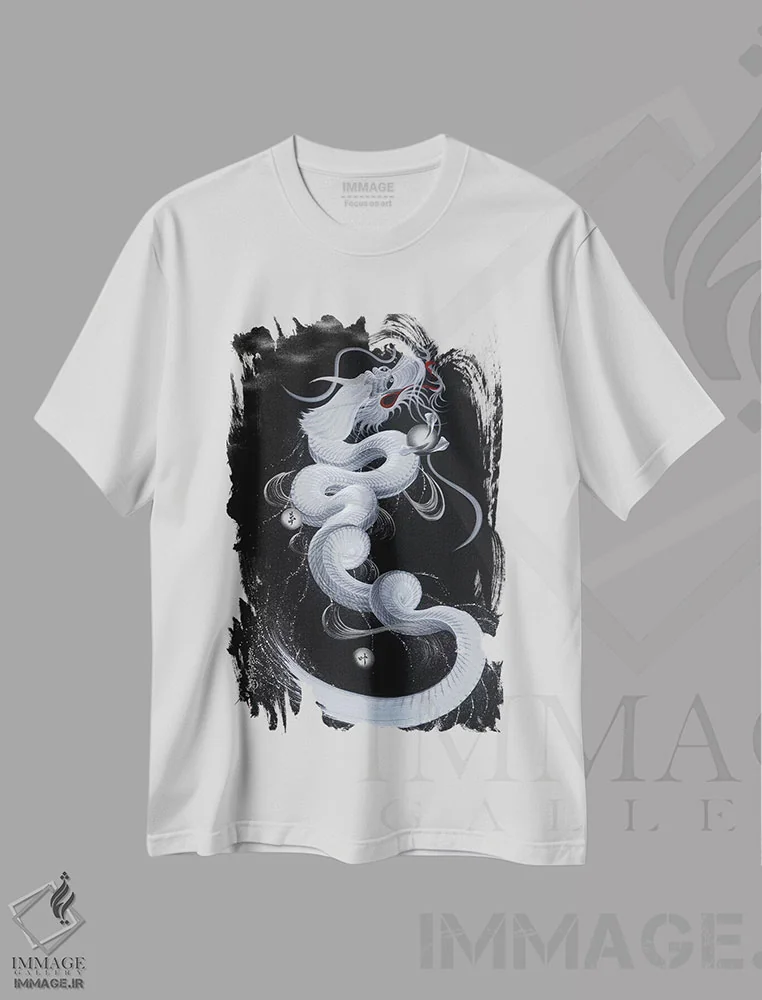 تیشرت سفید طرح دار اژدهای سفید خوش شانس، دکور آسیایی اثر دراگون وان-استروک | فروشگاه ایماژ