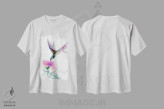تیشرت سفید طرح دار مرغ مگس خوار و خار، دکور معاصر اثر الگا چفرانوف | immage.ir