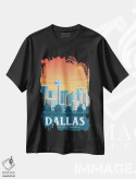 تیشرت مشکی طرح دار تصویر سفر دالاس تگزاس آمریکا، هنر دیجیتال اثر اولا هوپ تراول پوسترز | immage.ir