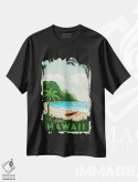 تیشرت مشکی طرح دار پوستر سفر به هاوایی، تزئینی اثر اولا هوپ تراول پوسترز | immage.ir