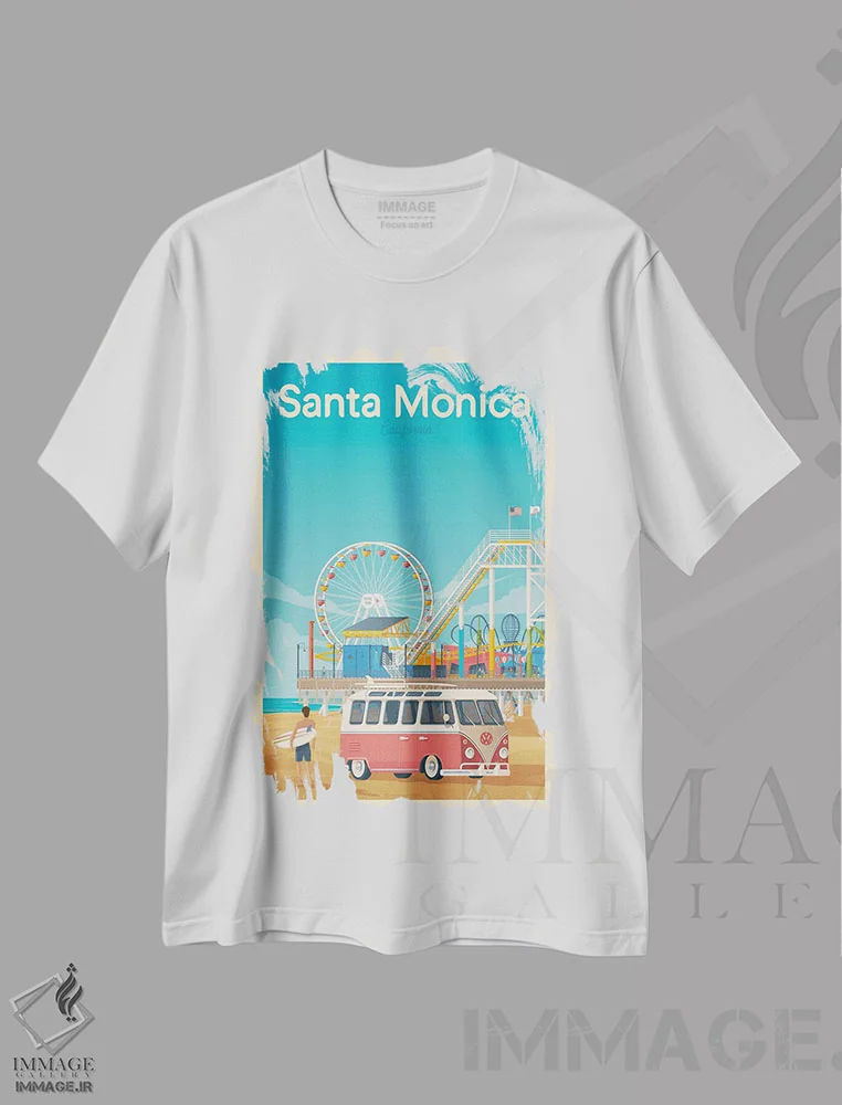 تیشرت سفید طرح دار پوستر سفر سانتا مونیکا کالیفرنیا، تزئینی اثر اولا هوپ تراول پوسترز | فروشگاه ایماژ