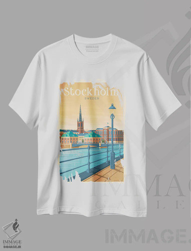 تیشرت سفید طرح دار پوستر سفر استکهلم سوئد، تزئینی اثر اولا هوپ تراول پوسترز | فروشگاه ایماژ