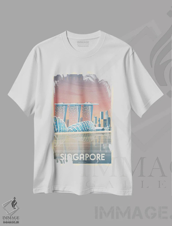 تیشرت سفید طرح دار پوستر سفر به مارینا بی سندز سنگاپور، تزئینی اثر اولا هوپ تراول پوسترز | immage.ir