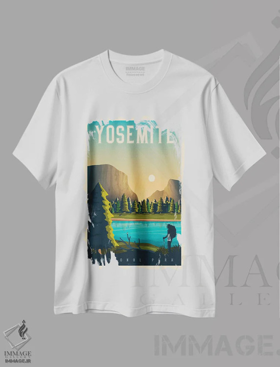 تیشرت سفید طرح دار پوستر سفر به پارک ملی یوسمیتی، دکور کلبه و لژ اثر اولا هوپ تراول پوسترز | فروشگاه ایماژ