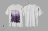 تیشرت سفید طرح دار مه ارغوانی اثر اوسنات تزدک | immage.ir