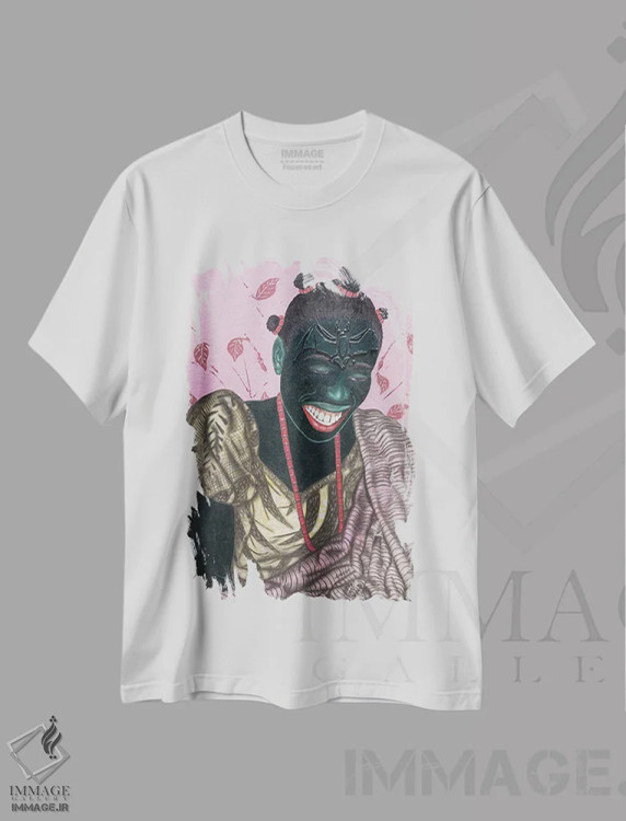تیشرت سفید طرح دار تنها برای تو، دکور آفریقایی اثر اولووافمی افولابی | immage.ir