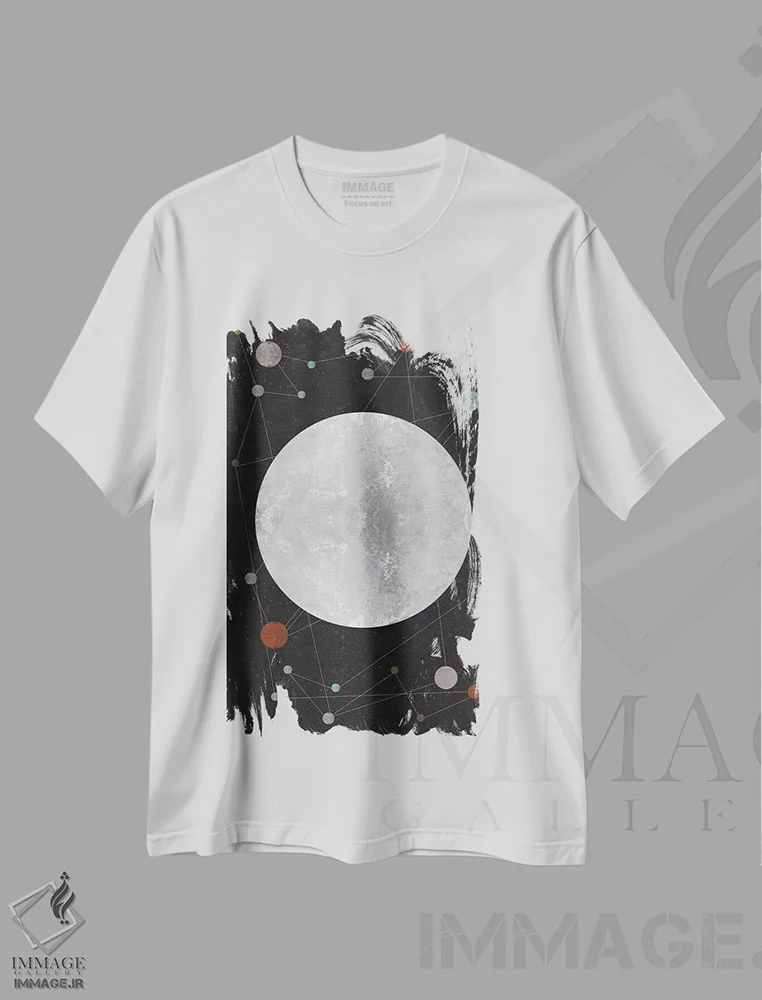 تیشرت سفید طرح دار صورت فلکی ناشناخته، آبستره اثر فلت اول | immage.ir