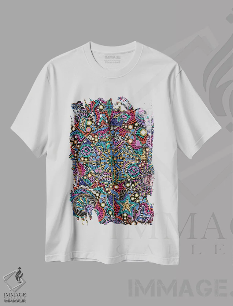 تیشرت سفید طرح دار "جهان"، دکوراسیون جایگزین اثر اکسانا لازاری | immage.ir