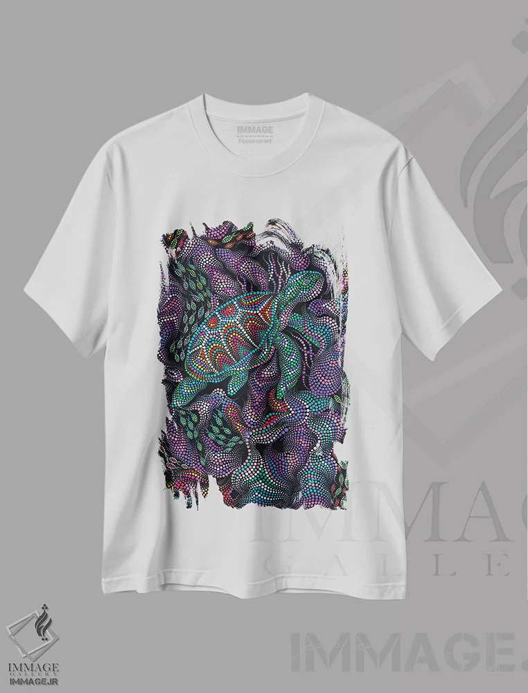 تیشرت سفید طرح دار "لاک پشت دریایی"، دکوراسیون جایگزین اثر اکسانا لازاری | immage.ir