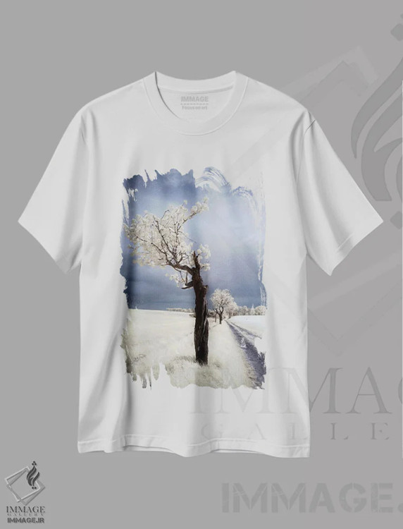 تیشرت سفید طرح دار ایرنکا، عکاسی هنری فاخر اثر پیوتر کرول | فروشگاه ایماژ