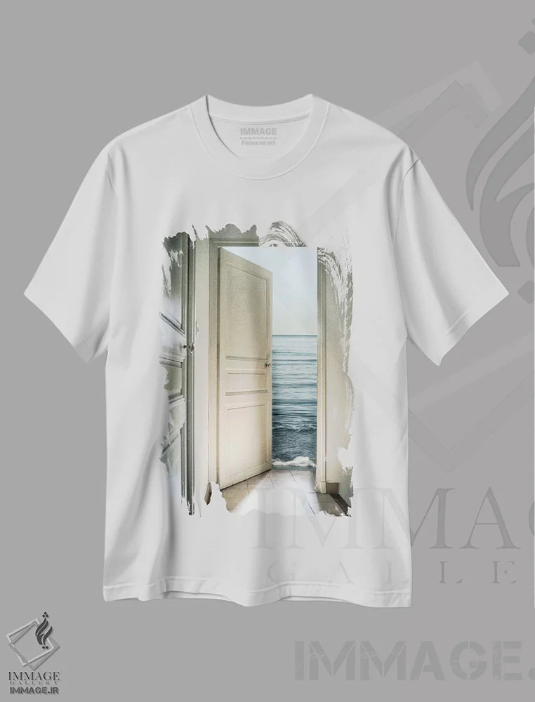 تیشرت سفید طرح دار پشت در، هنر فاخر معاصر اثر کریستین مارسل | immage.ir