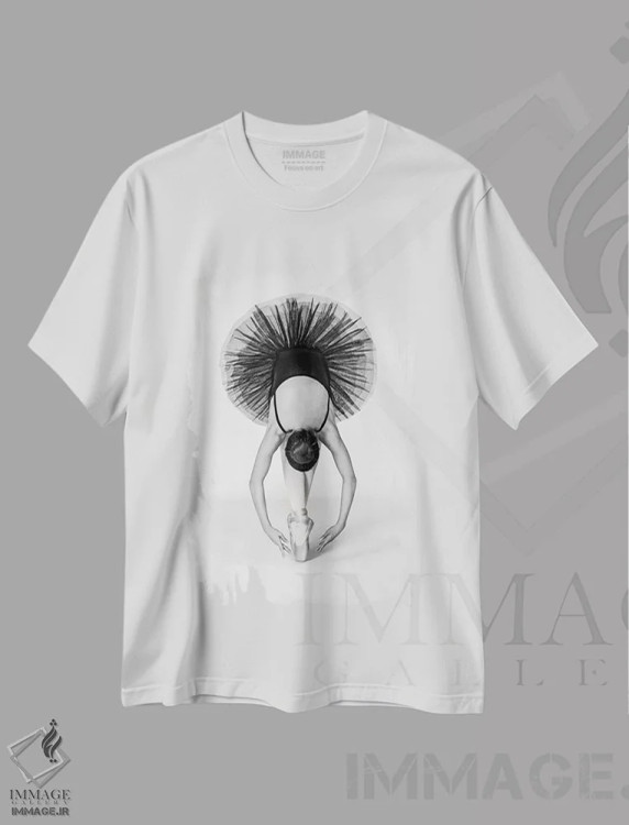 تیشرت سفید طرح دار تکنیک باله، عکاسی سیاه و سفید اثر پائولین پنتونی | immage.ir
