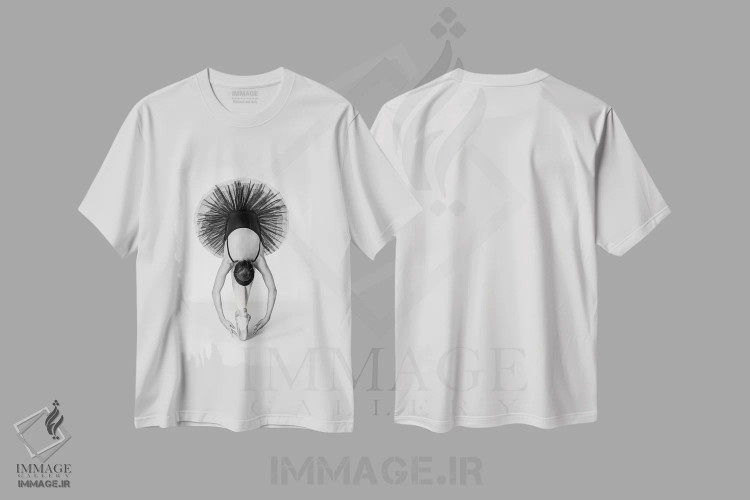 تیشرت سفید طرح دار تکنیک باله، عکاسی سیاه و سفید اثر پائولین پنتونی | immage.ir