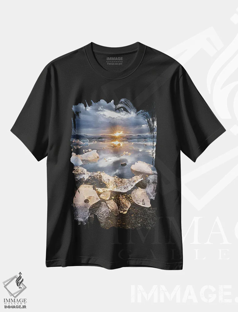 تیشرت مشکی طرح دار انتقال، مدیوم اثر کارستن وروبل | immage.ir