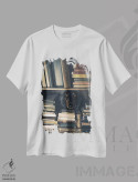 تیشرت سفید طرح دار "کتابدار کوچک"، مدیوم اثر هایکه ویلرز | فروشگاه ایماژ