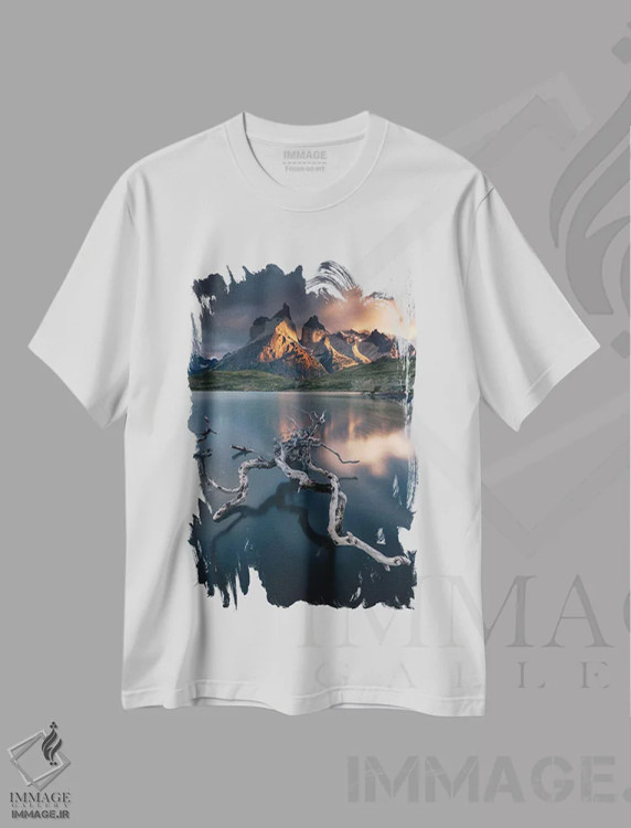 تیشرت سفید طرح دار تورس دل پاینه، مدیوم اثر کارول نینارتوویچ | immage.ir