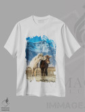 تیشرت سفید طرح دار اسب های زیبا در زمان جفت گیری، مدیوم اثر پتر سیمون | فروشگاه ایماژ