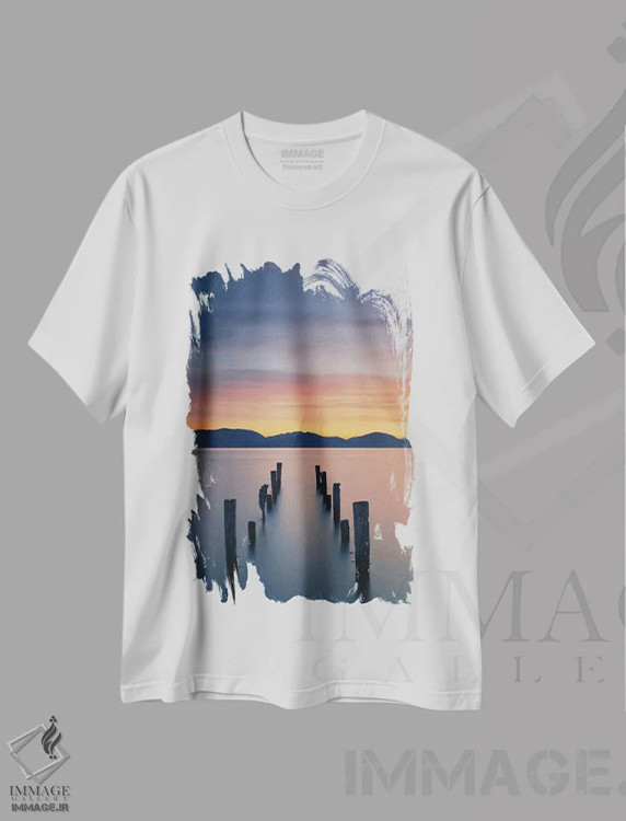 تیشرت سفید طرح دار طلوع آفتاب روی دریاچه، مدیوم اثر سایمون رول | فروشگاه ایماژ