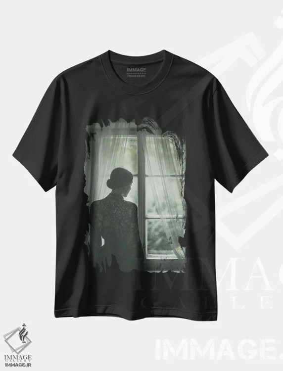 تیشرت مشکی طرح دار اُ، دکوراسیون جایگزین اثر ماگدالنا روسوکا | immage.ir